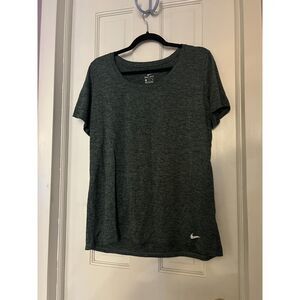 Nike Women's Athletic Shirt XL Gray Short Sleeve Scoop Neck Dri Fit Polyester